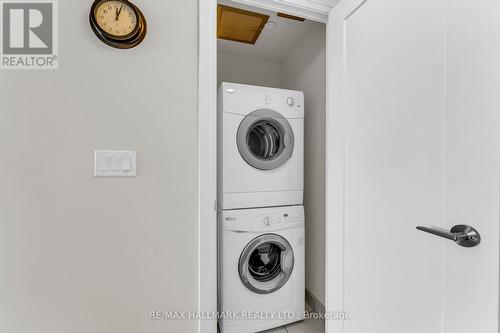 603 - 18 Graydon Hall Drive, Toronto, ON - Indoor Photo Showing Laundry Room