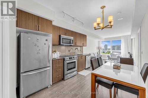 603 - 18 Graydon Hall Drive, Toronto, ON - Indoor Photo Showing Kitchen