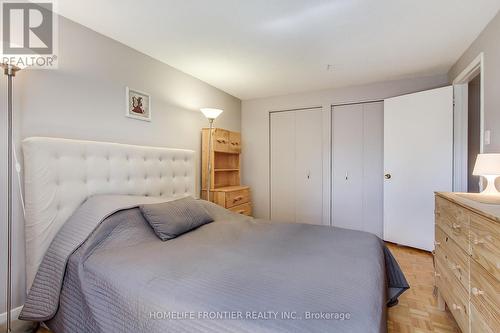 5 Penwick Crescent, Richmond Hill, ON - Indoor Photo Showing Bedroom