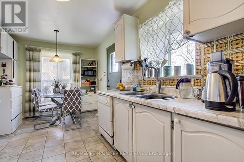 5 Penwick Crescent, Richmond Hill, ON - Indoor Photo Showing Kitchen With Double Sink