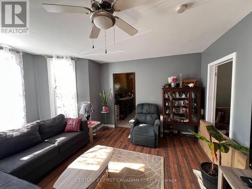 2 Pearl Street, London, ON - Indoor Photo Showing Living Room