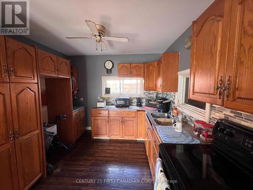 2 Pearl Street, London, ON - Indoor Photo Showing Kitchen