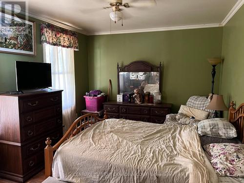 2 Pearl Street, London, ON - Indoor Photo Showing Bedroom