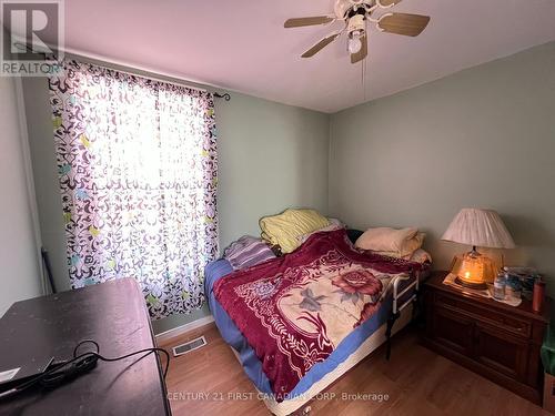 2 Pearl Street, London, ON - Indoor Photo Showing Bedroom