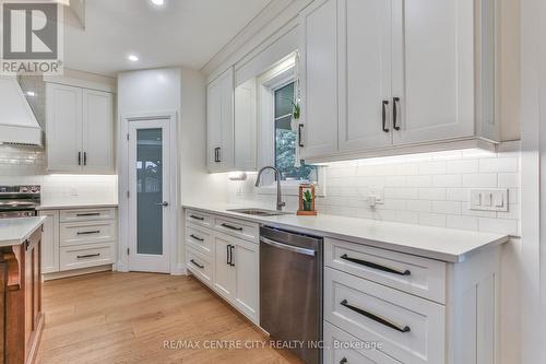 14 St Ladislaus Street, Norfolk (Courtland), ON - Indoor Photo Showing Kitchen With Upgraded Kitchen