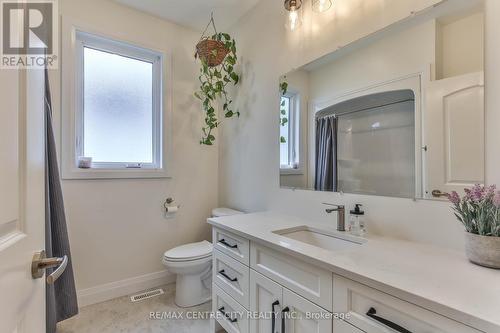 14 St Ladislaus Street, Norfolk (Courtland), ON - Indoor Photo Showing Bathroom