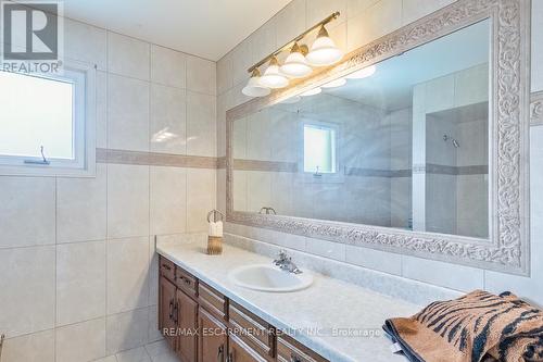 1983 Roy Ivor Crescent, Mississauga, ON - Indoor Photo Showing Bathroom