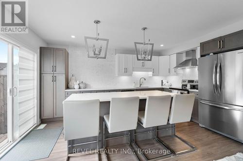 151 Heron Street, Welland, ON - Indoor Photo Showing Kitchen With Upgraded Kitchen