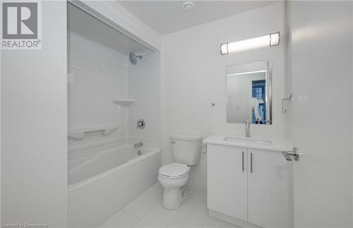 128 King Street N Unit# 809, Waterloo, ON - Indoor Photo Showing Bathroom