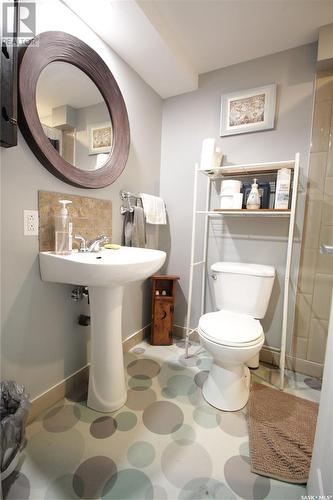 421 Beryl Street, Broadview, SK - Indoor Photo Showing Bathroom