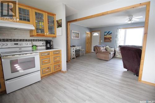 421 Beryl Street, Broadview, SK - Indoor Photo Showing Kitchen