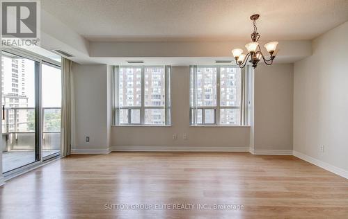 911 - 310 Burnhamthorpe Road W, Mississauga, ON - Indoor Photo Showing Other Room