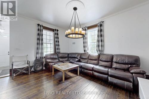 10948 Winston Churchill Boulevard, Halton Hills, ON - Indoor Photo Showing Living Room