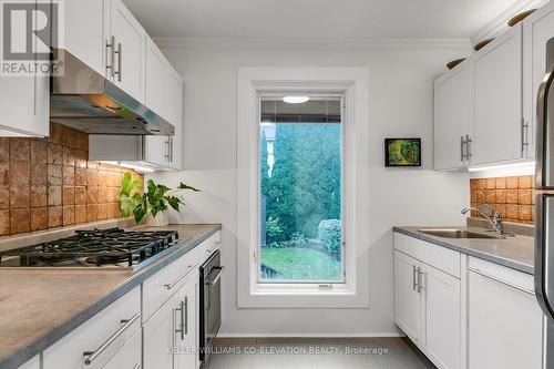 140 Medland Street, Toronto, ON - Indoor Photo Showing Kitchen