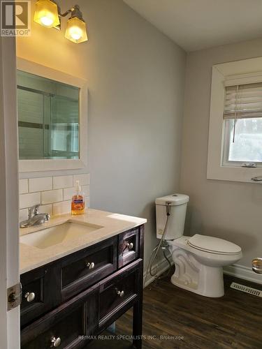 8211 Eighth Line, Halton Hills, ON - Indoor Photo Showing Bathroom