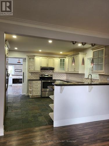 8211 Eighth Line, Halton Hills, ON - Indoor Photo Showing Kitchen