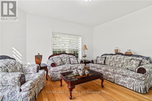 169 Trillium Drive, Saugeen Shores, ON - Indoor Photo Showing Living Room