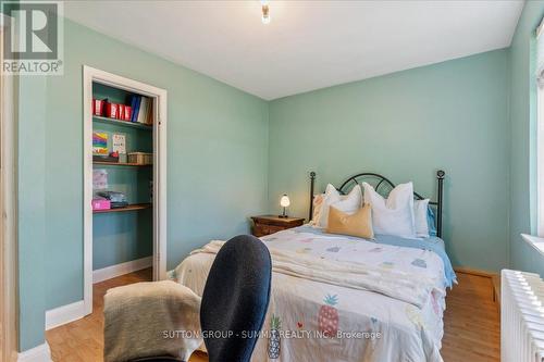 2076 Churchill Avenue, Burlington, ON - Indoor Photo Showing Bedroom