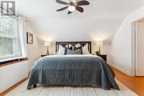 2076 Churchill Avenue, Burlington, ON - Indoor Photo Showing Bedroom