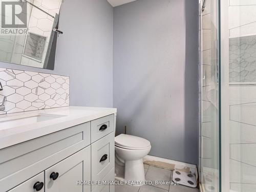 9 Ramore Street, Cambridge, ON - Indoor Photo Showing Bathroom