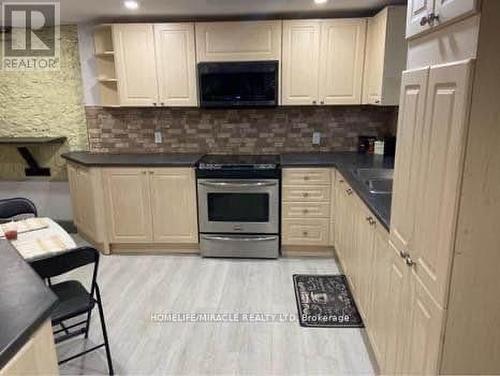 9 Ramore Street, Cambridge, ON - Indoor Photo Showing Kitchen