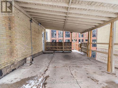 9 Ramore Street, Cambridge, ON - Indoor Photo Showing Garage