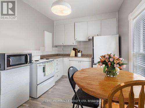 9 Ramore Street, Cambridge, ON - Indoor Photo Showing Kitchen