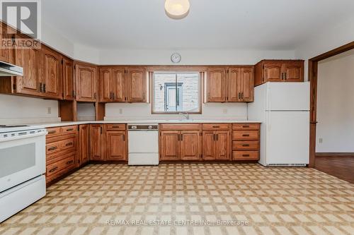 2145 Coronation Boulevard, Cambridge, ON - Indoor Photo Showing Kitchen