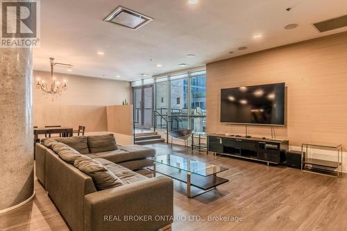 2906 - 375 King Street W, Toronto, ON - Indoor Photo Showing Living Room