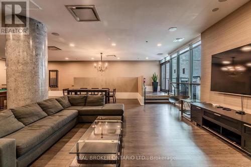 2906 - 375 King Street W, Toronto, ON - Indoor Photo Showing Living Room