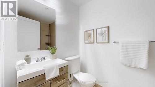 1806 - 25 Broadway Avenue, Toronto, ON - Indoor Photo Showing Bathroom