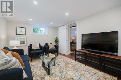 1315 Pape Avenue, Toronto, ON - Indoor Photo Showing Living Room