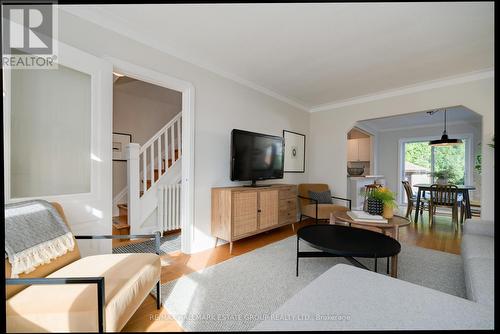 1315 Pape Avenue, Toronto, ON - Indoor Photo Showing Living Room