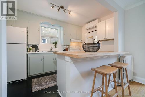 1315 Pape Avenue, Toronto, ON - Indoor Photo Showing Kitchen