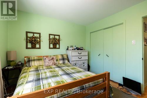 922 Notre Dame Drive, London, ON - Indoor Photo Showing Bedroom