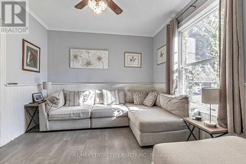 46284 Sparta Line, Central Elgin (Sparta), ON - Indoor Photo Showing Living Room