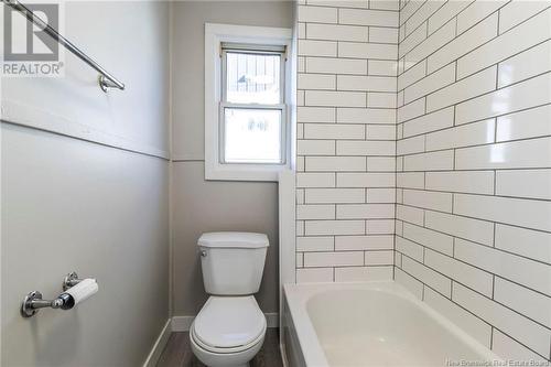 30 Appleton, Dieppe, NB - Indoor Photo Showing Bathroom