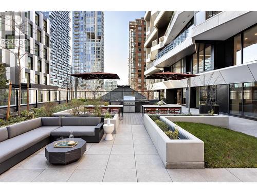 889 Pacific Street, Vancouver, BC - Outdoor