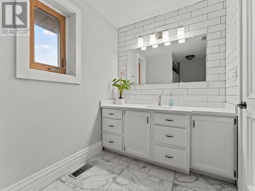 354 Puce Road, Lakeshore, ON - Indoor Photo Showing Bathroom