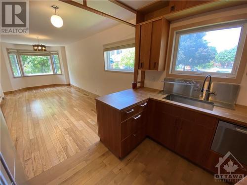 Kitchen - 211 Mcgillivray Street, Ottawa, ON - Indoor