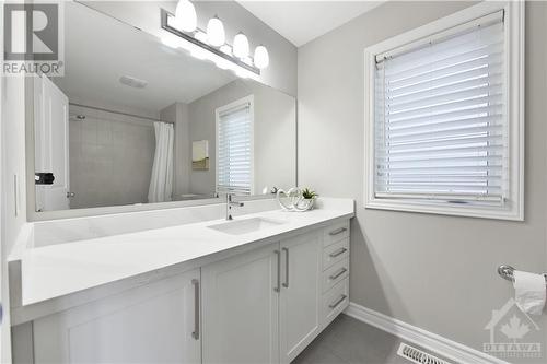 567 Paine Avenue, Kanata, ON - Indoor Photo Showing Bathroom