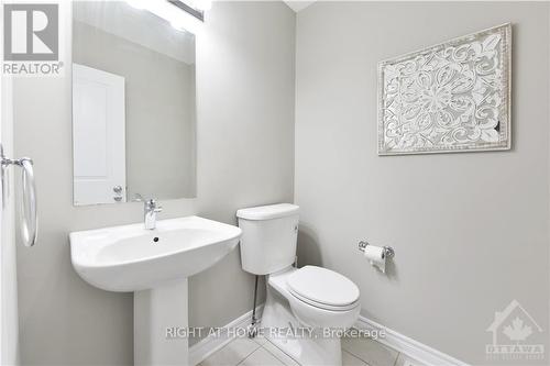 567 Paine Avenue, Ottawa, ON - Indoor Photo Showing Bathroom