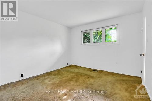 26 Wallford Way, Ottawa, ON - Indoor Photo Showing Other Room