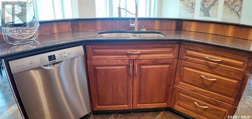 10304 Bunce Crescent, North Battleford, SK - Indoor Photo Showing Kitchen