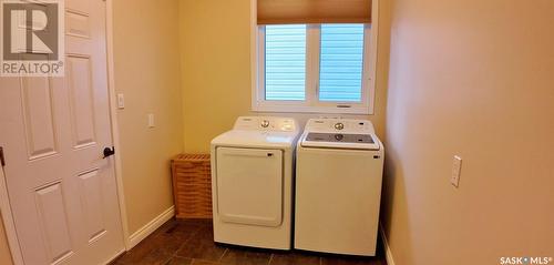 10304 Bunce Crescent, North Battleford, SK - Indoor Photo Showing Laundry Room