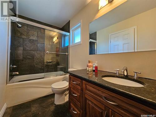 10304 Bunce Crescent, North Battleford, SK - Indoor Photo Showing Bathroom