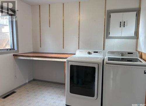 209 3Rd Avenue N, Big River, SK - Indoor Photo Showing Laundry Room