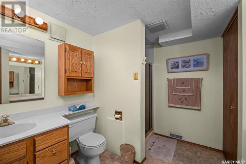 1442 Sibbald Crescent, Prince Albert, SK - Indoor Photo Showing Bathroom