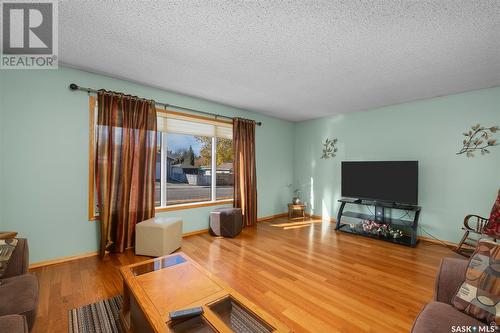 1442 Sibbald Crescent, Prince Albert, SK - Indoor Photo Showing Living Room