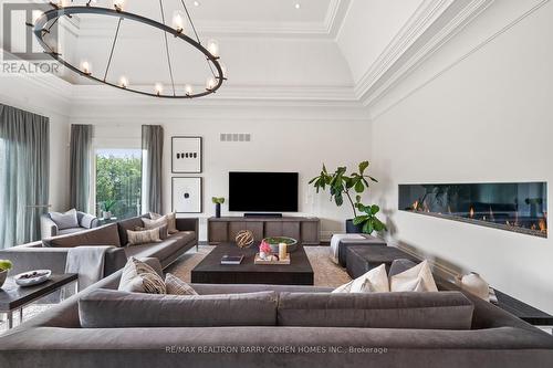 116 Eden Vale Drive, King, ON - Indoor Photo Showing Living Room